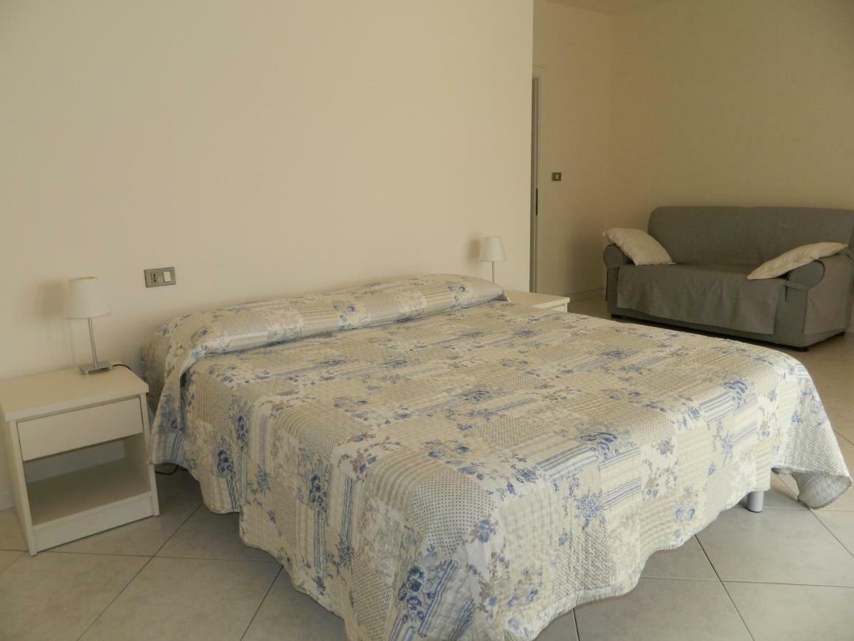 Appartamento Vista Lago Riva del Garda Exterior photo